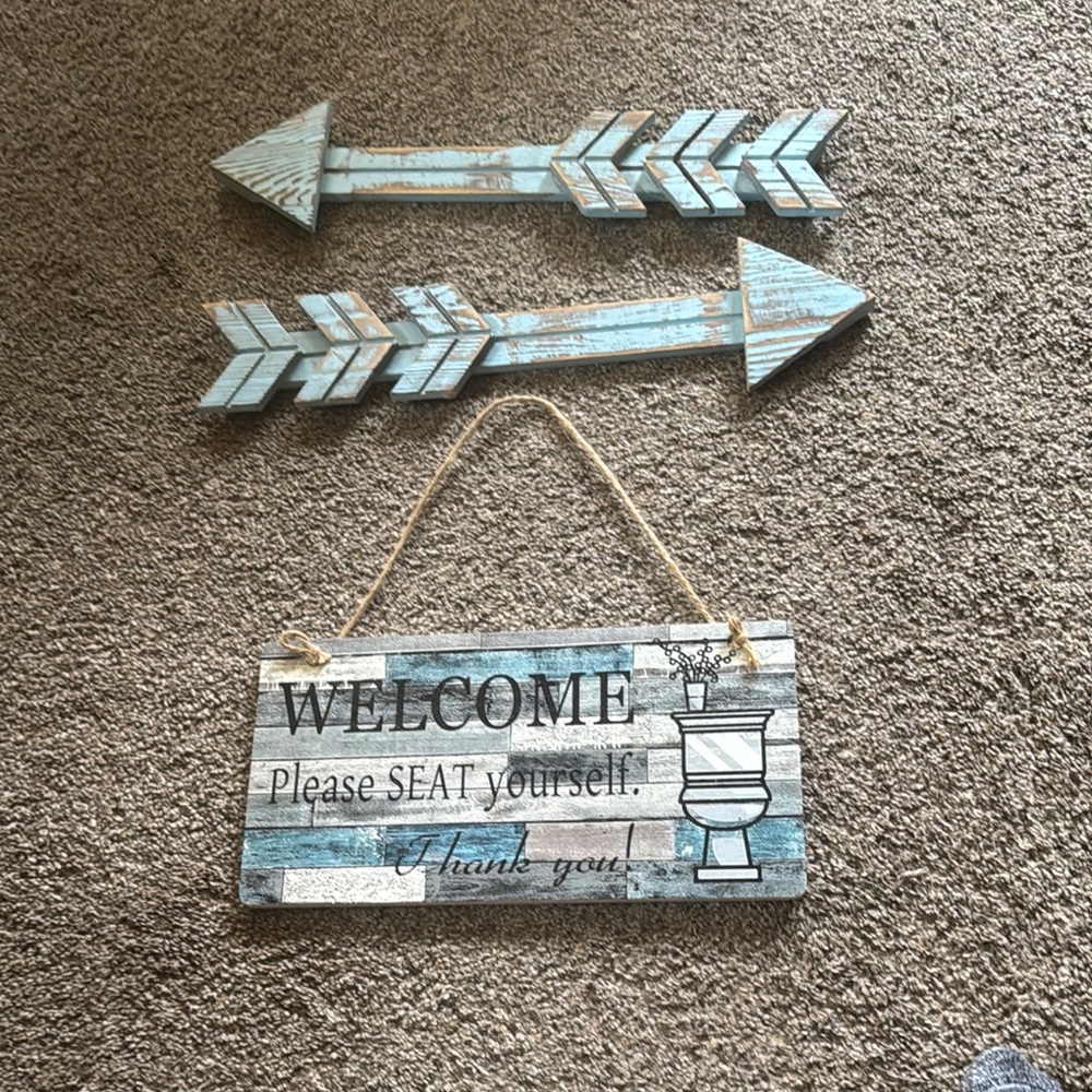 Rustic Blue Arrow and Welcome Sign Set